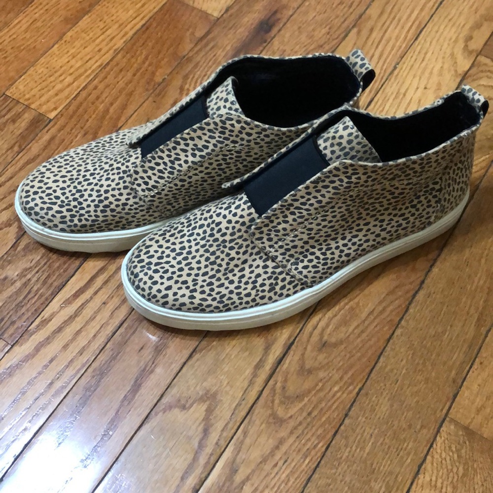 Leopard print shoes/sneakers